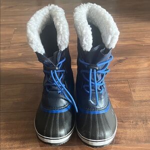 New Sorel Kids Blue Snow Boots for boys 5 size